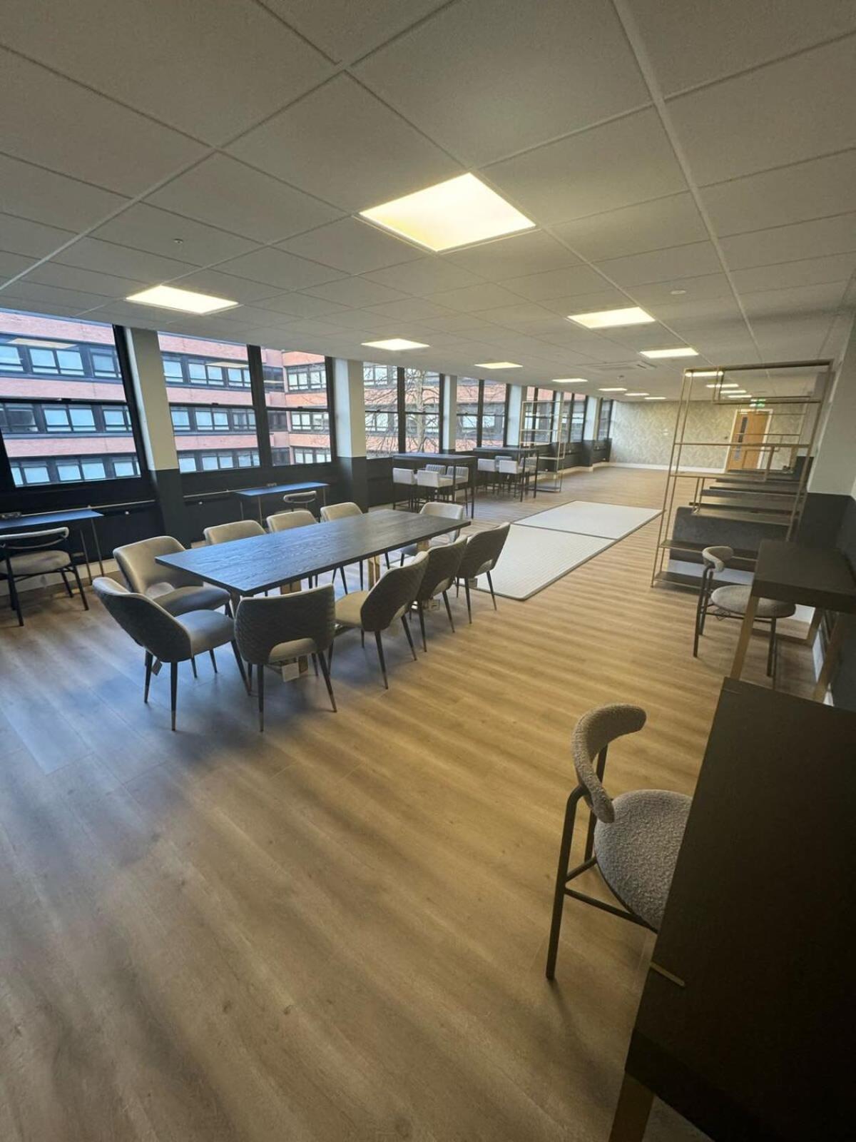 Bright Contemporary Studio In איסט גרינסטד מראה חיצוני תמונה